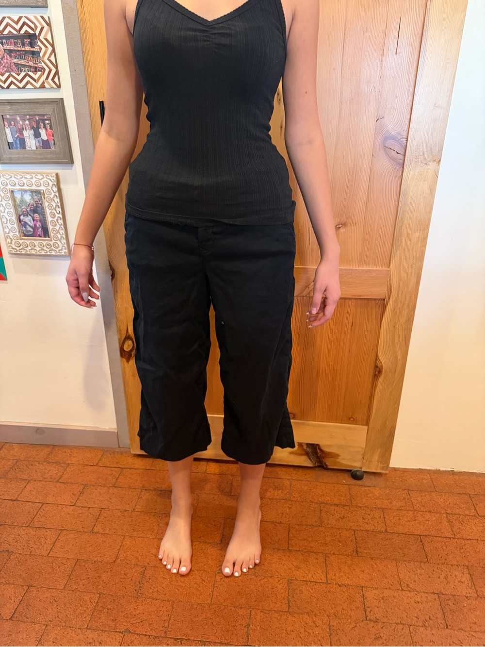 Level 99 Black Cropped Wide-Leg Capris